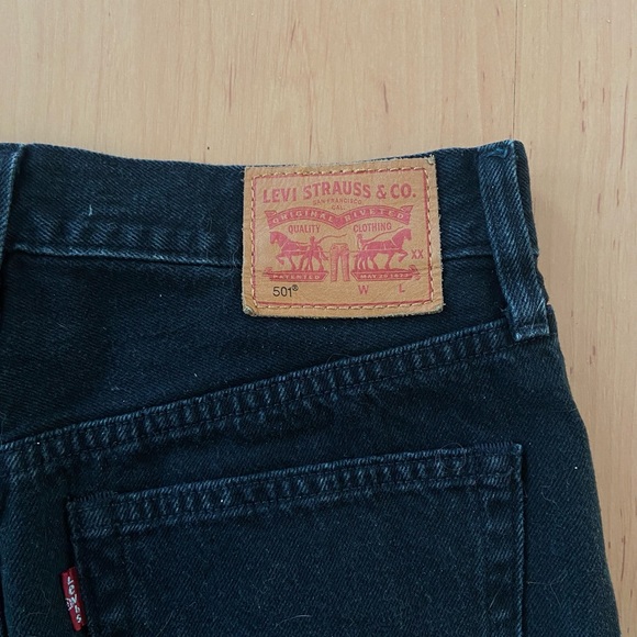 Levi’s high waist 501 shorts - Picture 3 of 5